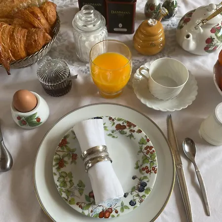Bienvenue A La Parenthese Bed & Breakfast
